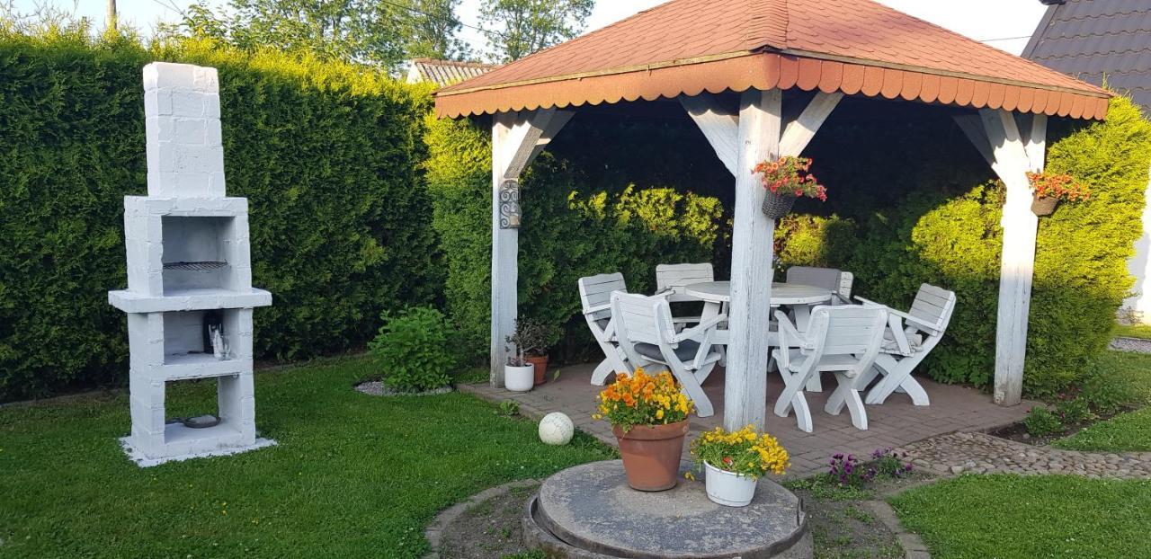 Pokoje Goscinne U Anny Darłowo Exteriör bild