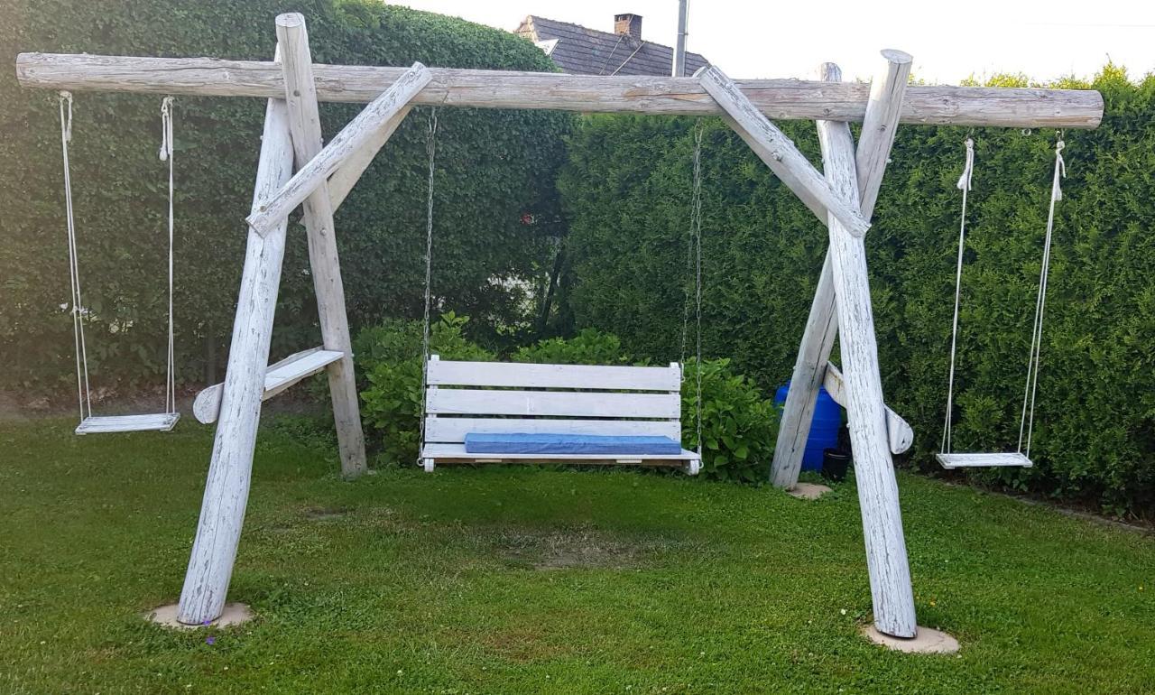 Pokoje Goscinne U Anny Darłowo Exteriör bild