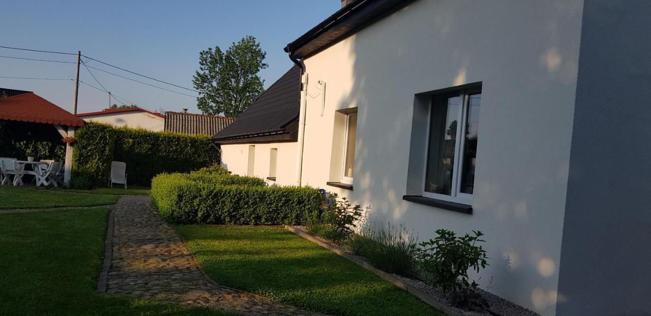 Pokoje Goscinne U Anny Darłowo Exteriör bild